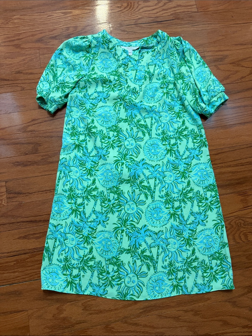 Lilly Pulitzer Mint and geeen Tropical Print Shift Dress. NWOT